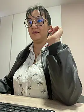 SWEETLILY18 online show from February 13, 2025, 11:17 am