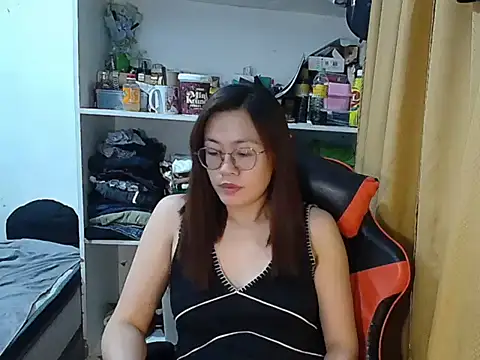 crizzybel online show from April 26, 2026, 5:43 pm