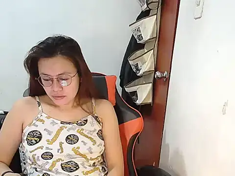 crizzybel online show from May 17, 2026, 10:17 pm