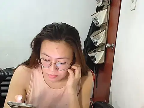 crizzybel online show from May 19, 2026, 1:56 am