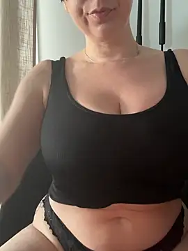 dollssfr online show from April 7, 2026, 5:57 pm