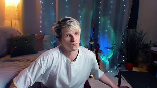 Breston Sweet online show from April 10, 2026, 7:29 pm