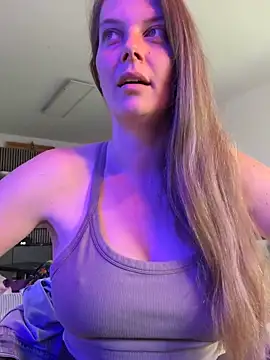 Snapshot of newMichelle chatting on June 5, 2026, 7:03 am newMichelle online show from June 5, 2026, 7:03 am