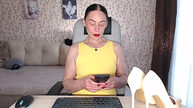 Snapshot of BelovedLady chatting on February 17, 2026, 6:21 am BelovedLady online show from February 17, 2026, 6:21 am