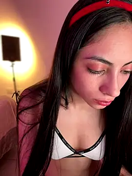 martiiaciar online show from December 21, 2025, 2:41 am