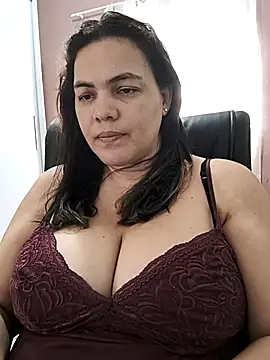 pretty architect online show from November 7, 2025, 4:07 pm