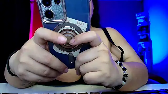 lulubigtitts1 online show from September 13, 2025, 12:32 am