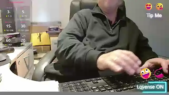 bigbadjon69 online show from October 20, 2025, 2:28 pm