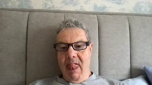 Snapshot of Oldpistolpete chatting on February 9, 2026, 9:35 am Oldpistolpete online show from February 9, 2026, 9:35 am