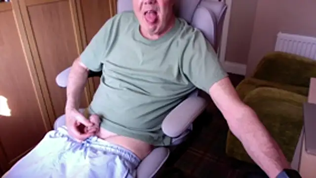 Snapshot of Oldpistolpete chatting on March 21, 2026, 3:04 pm Oldpistolpete online show from March 21, 2026, 3:04 pm