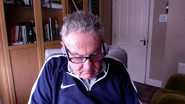 Snapshot of Oldpistolpete chatting on March 26, 2026, 10:21 am Oldpistolpete online show from March 26, 2026, 10:21 am