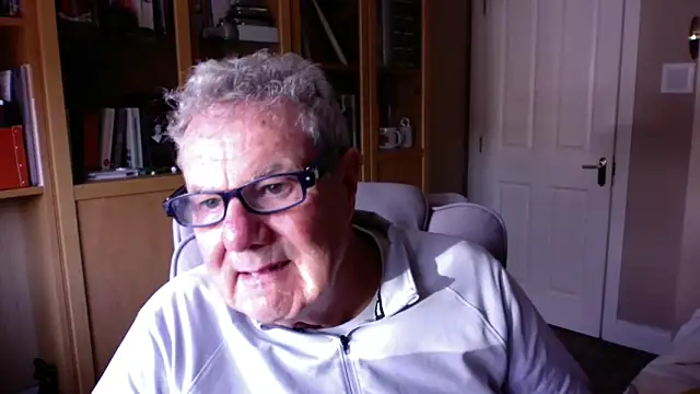 Snapshot of Oldpistolpete chatting on April 3, 2026, 11:30 am Oldpistolpete online show from April 3, 2026, 11:30 am