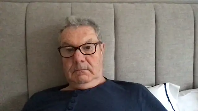 Snapshot of Oldpistolpete chatting on April 4, 2026, 7:50 am Oldpistolpete online show from April 4, 2026, 7:50 am