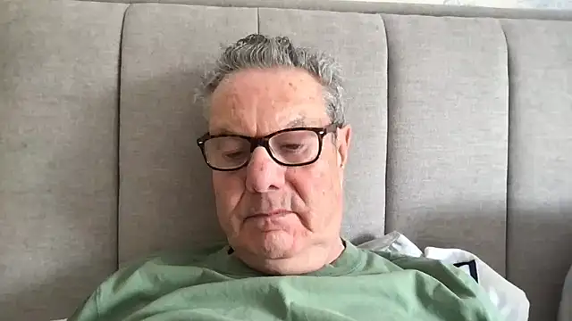 Snapshot of Oldpistolpete chatting on April 9, 2026, 8:31 am Oldpistolpete online show from April 9, 2026, 8:31 am