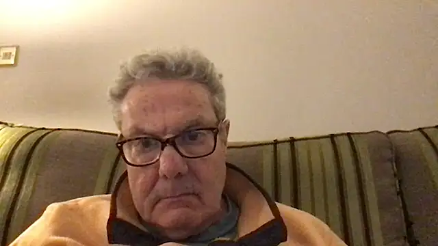 Snapshot of Oldpistolpete chatting on April 15, 2026, 9:04 pm Oldpistolpete online show from April 15, 2026, 9:04 pm