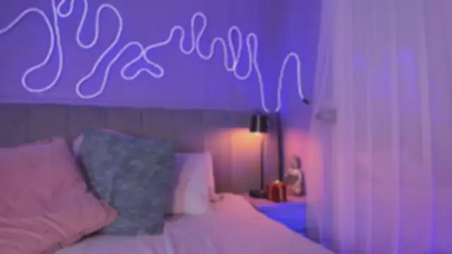 Snapshot of Sofly_s chatting on November 28, 2025, 12:19 pm Sofly s online show from November 28, 2025, 12:19 pm