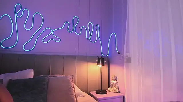 Snapshot of Sofly_s chatting on January 5, 2026, 5:27 pm Sofly s online show from January 5, 2026, 5:27 pm