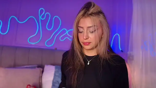 Sofly s online show from March 27, 2026, 11:54 am