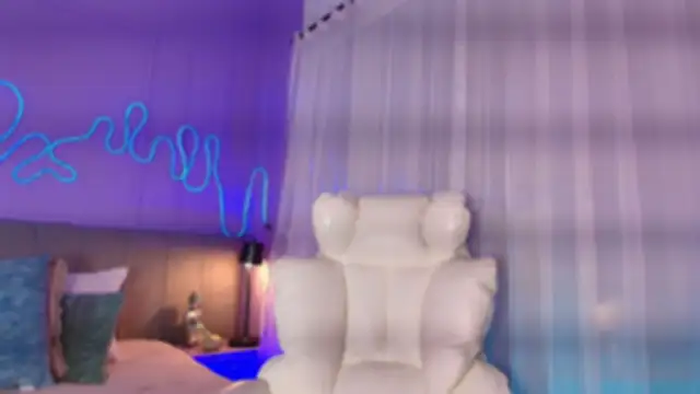 Sofly s online show from May 6, 2026, 11:48 am