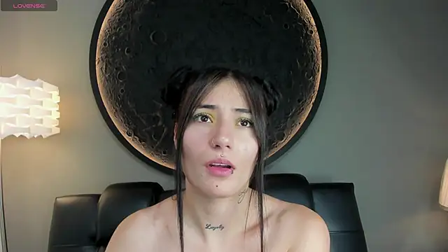 miss sharlotte18 online show from February 11, 2025, 6:11 pm