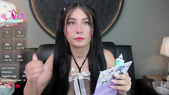 miss sharlotte18 online show from February 26, 2025, 9:16 pm