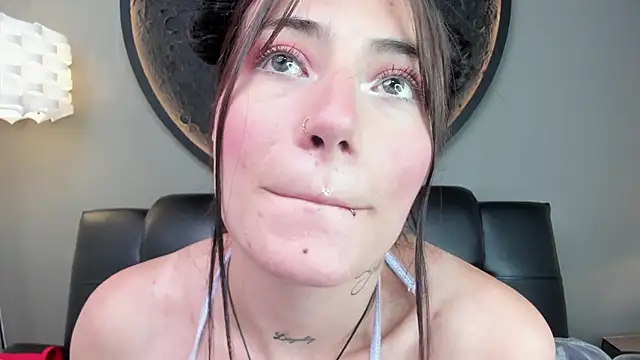 miss sharlotte18 online show from March 11, 2025, 6:08 pm