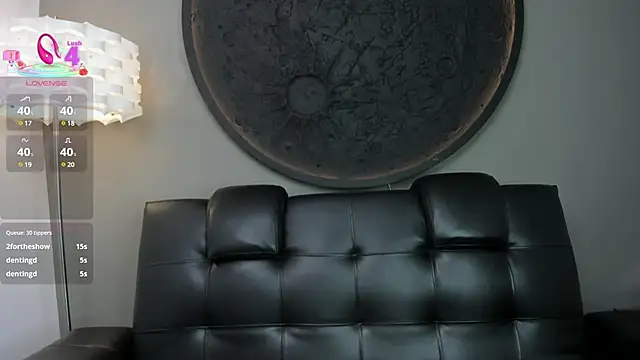 miss vaiolette online show from March 15, 2025, 11:08 am