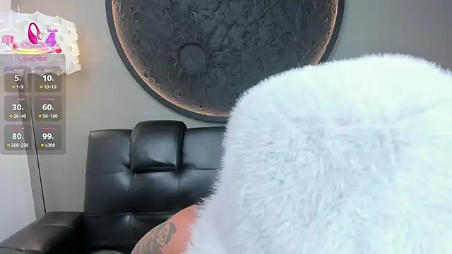 miss vaiolette online show from March 18, 2025, 11:08 am