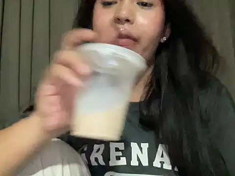 BigDominaMia online show from May 20, 2026, 3:29 pm