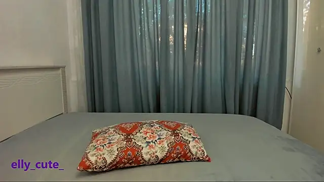 Elly Cute online show from September 24, 2025, 2:26 am