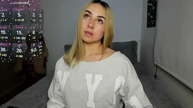 Snapshot of sophi_mooreno chatting on March 4, 2025, 2:17 am sophi mooreno online show from March 4, 2025, 2:17 am