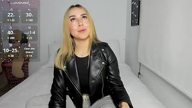 Snapshot of sophi_mooreno chatting on March 5, 2025, 5:29 am sophi mooreno online show from March 5, 2025, 5:29 am