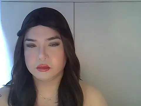 Snapshot of StrawberryWine07 chatting on April 18, 2026, 12:25 am StrawberryWine07 online show from April 18, 2026, 12:25 am