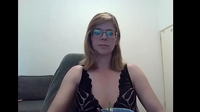 SavannaGirly online show from October 18, 2025, 7:31 am