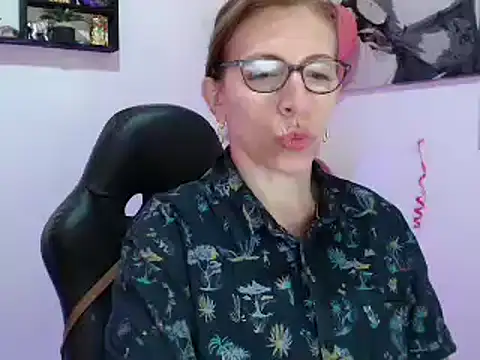 Snapshot of Chayla_Ruiz chatting on February 24, 2025, 4:26 pm Chayla Ruiz online show from February 24, 2025, 4:26 pm