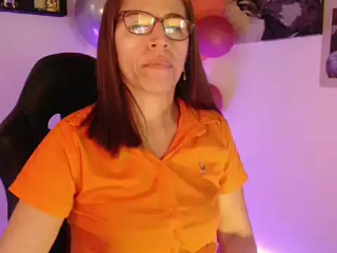 Snapshot of Chayla_Ruiz chatting on March 8, 2025, 4:50 pm Chayla Ruiz online show from March 8, 2025, 4:50 pm