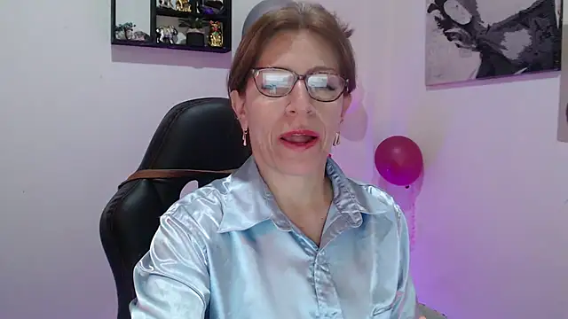 Snapshot of Chayla_Ruiz chatting on March 19, 2025, 5:17 pm Chayla Ruiz online show from March 19, 2025, 5:17 pm