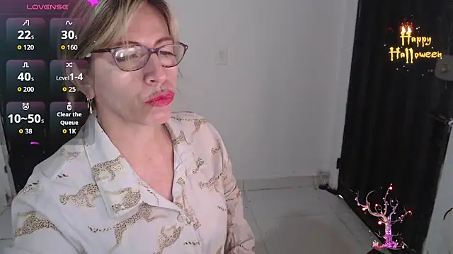 Snapshot of Chayla_Ruiz chatting on November 7, 2025, 12:05 pm Chayla Ruiz online show from November 7, 2025, 12:05 pm