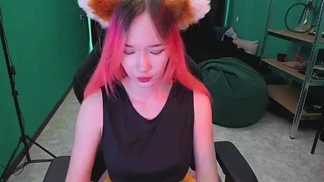 Maya Viola online show from March 30, 2026, 5:52 am