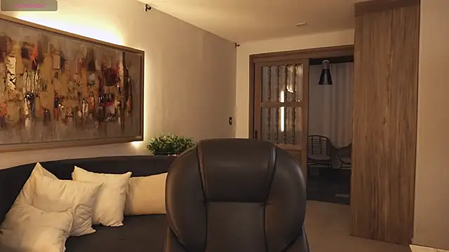 MaryLewis  online show from September 26, 2025, 12:20 pm