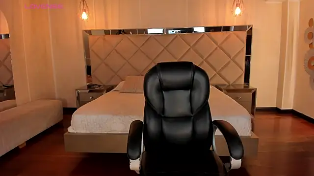 MaryLewis  online show from April 10, 2026, 11:59 am