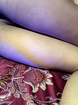 pariraj001 online show from April 21, 2026, 6:55 pm