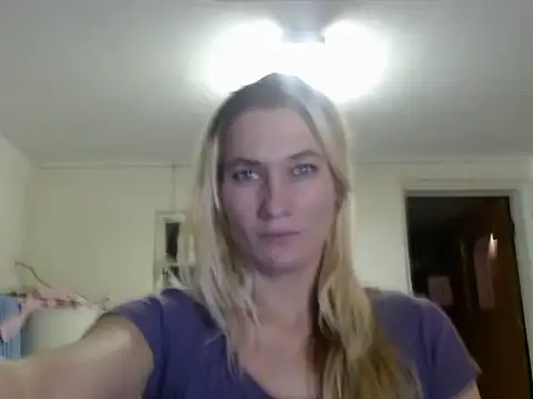 Snapshot of missymilf chatting on February 12, 2025, 11:41 pm missymilf online show from February 12, 2025, 11:41 pm