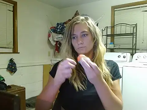 Snapshot of missymilf chatting on October 9, 2025, 3:15 am missymilf online show from October 9, 2025, 3:15 am