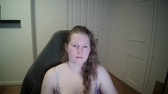 Girlnina-1995 online show from February 27, 2025, 12:45 pm