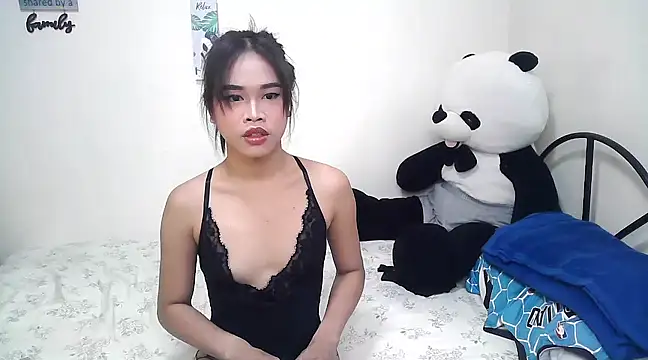 rihanna22 online show from February 28, 2025, 6:21 am