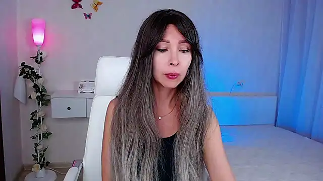 wendifoste online show from September 24, 2025, 6:33 pm