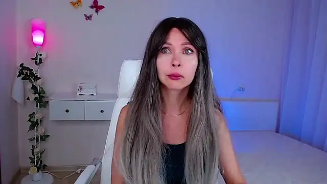 wendifoste online show from September 25, 2025, 6:44 pm