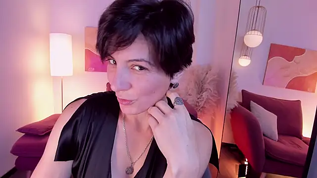 LorenDaze online show from October 1, 2025, 2:23 pm