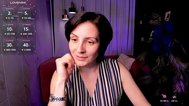 Snapshot of LorenDaze chatting on June 25, 2026, 2:10 pm LorenDaze online show from June 25, 2026, 2:10 pm